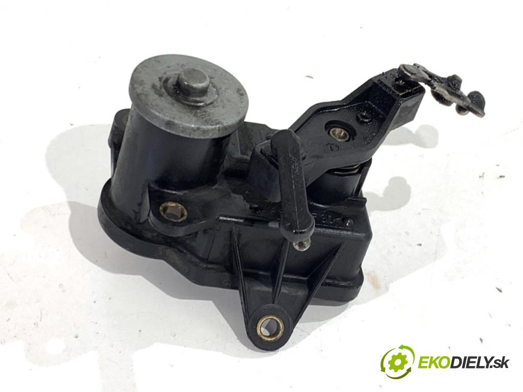 CHRYSLER 300C sedan 2007 160 kW 3.0 CRD 2987 nastavovač svod, potrubí  (Motorek ostatní)