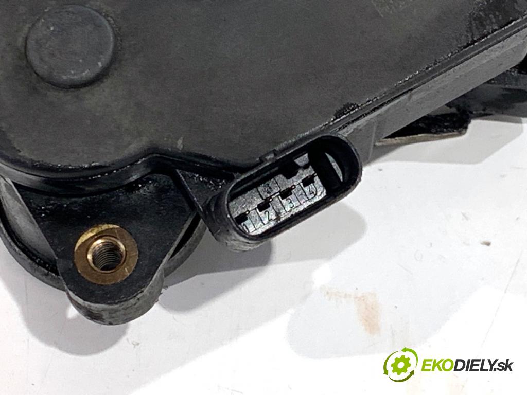 CHRYSLER 300C sedan 2007 160 kW 3.0 CRD 2987 nastavovač svod, potrubí  (Motorek ostatní)