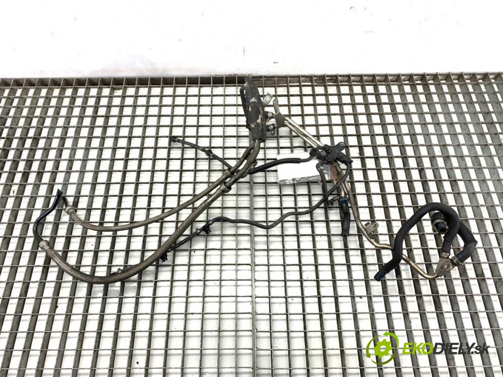 CHRYSLER 300C sedan 2007 160 kW 3.0 CRD 2987 trubka PALIVO: 