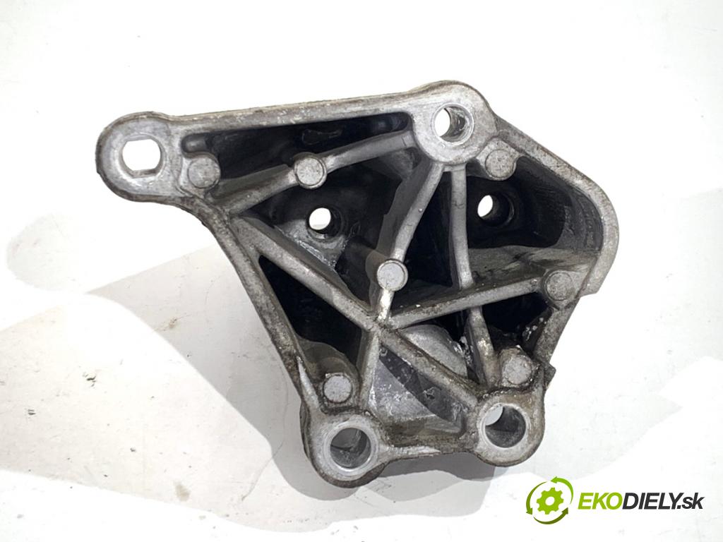 CHRYSLER 300C sedan 2007 160 kW 3.0 CRD 2987 Držiak Motor 04578181AA