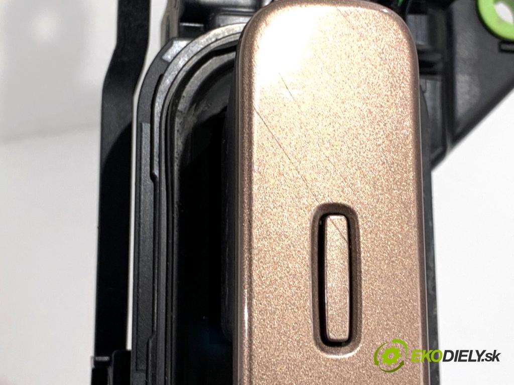 LAND ROVER RANGE ROVER EVOQUE SUV 2025 150 kW 2.0 D200 MHEV 4x4 1997 Kľučka vonkajšia pravy predný