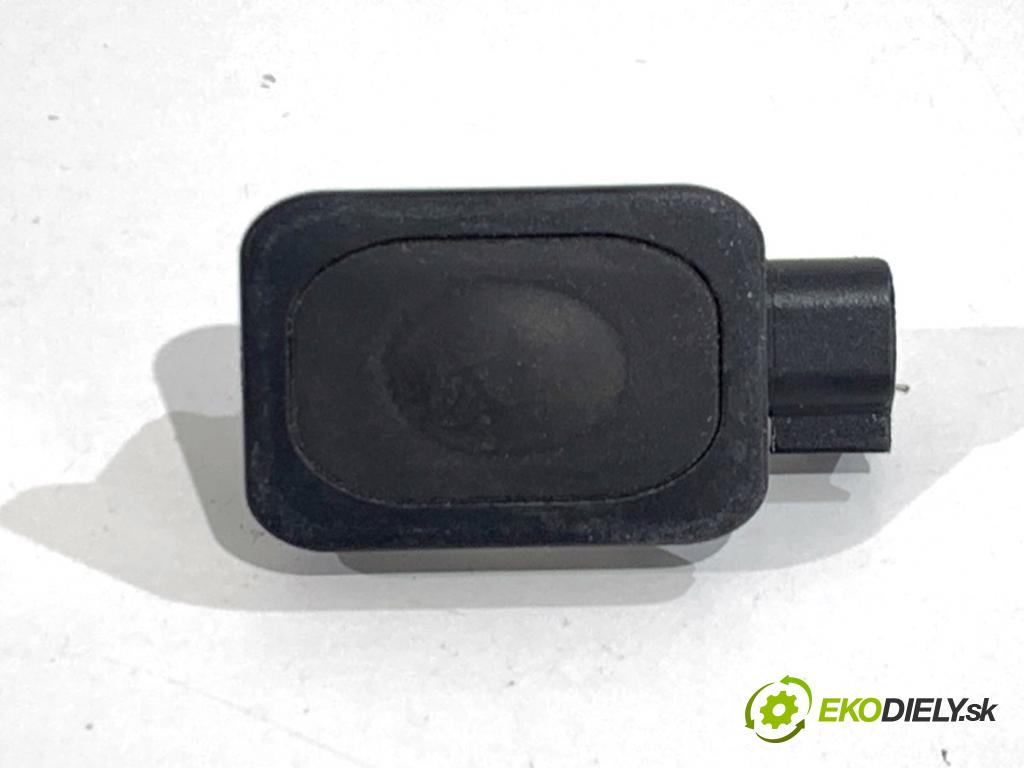 LAND ROVER RANGE ROVER EVOQUE SUV 2025 150 kW 2.0 D200 MHEV 4x4 1997 klika dveří zadní část 