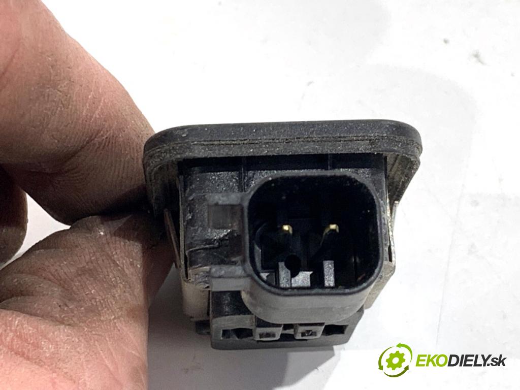 LAND ROVER RANGE ROVER EVOQUE SUV 2025 150 kW 2.0 D200 MHEV 4x4 1997 klika dveří zadní část