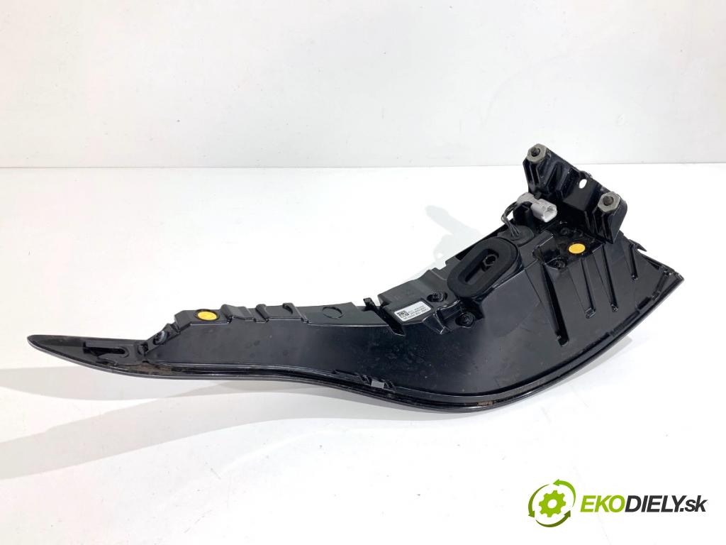 LAND ROVER RANGE ROVER EVOQUE SUV 2025 150 kW 2.0 D200 MHEV 4x4 1997 Svetlo pravy zad R8D2-13404-AF