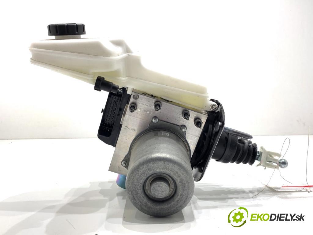 LAND ROVER RANGE ROVER EVOQUE SUV 2025 150 kW 2.0 D200 MHEV 4x4 1997 Posilovač bŕzd R8D2-2D522-AF