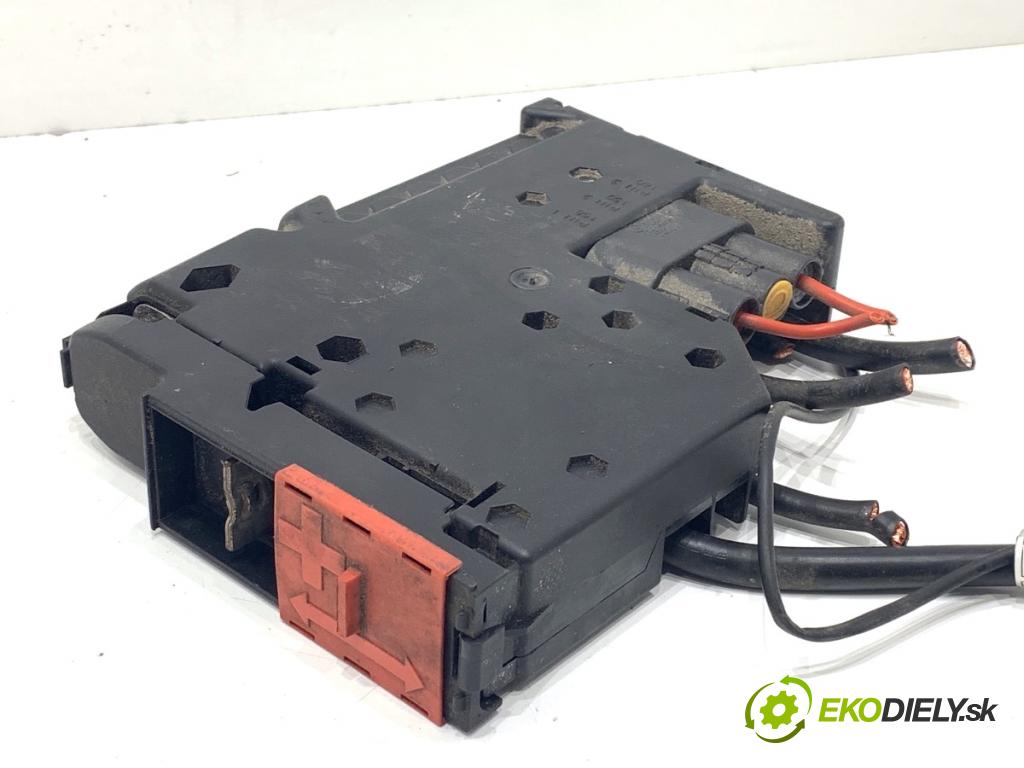 MERCEDES-BENZ W218 Kombi 2016 190 kW CLS 350 d 4-matic (218.994) 2987 modul akumulátora svorka PLUS: A2125407250