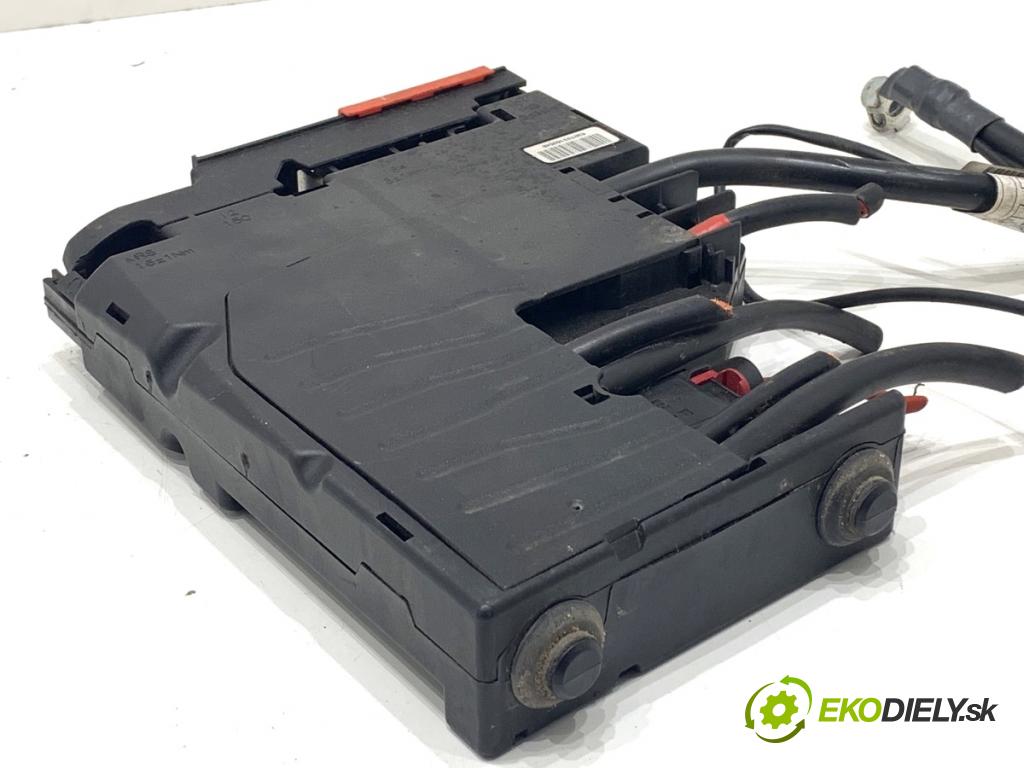 MERCEDES-BENZ W218 Kombi 2016 190 kW CLS 350 d 4-matic (218.994) 2987 modul akumulátora svorka PLUS: A2125407250