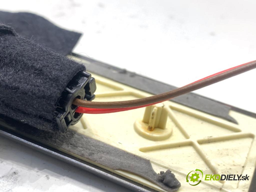 MERCEDES-BENZ W218 Kombi 2016 190 kW CLS 350 d 4-matic (218.994) 2987 lišta násada prahová přední část pravá A2126801835