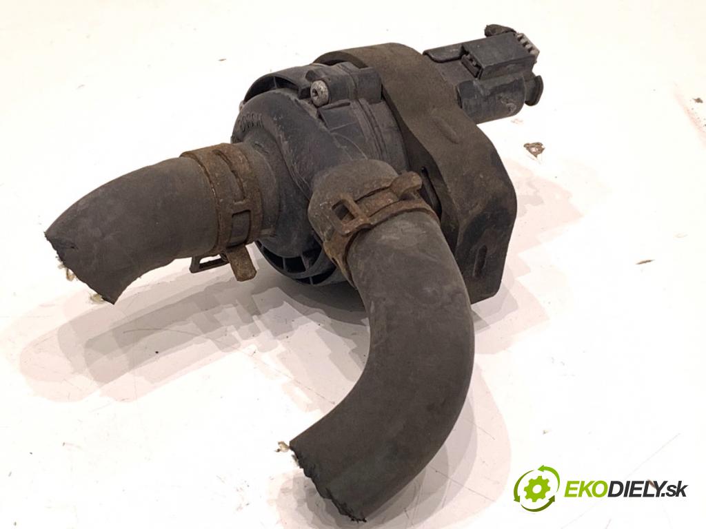 MERCEDES-BENZ W218 Kombi 2016 190 kW CLS 350 d 4-matic (218.994) 2987 DALŠÍ: Pumpa vody A2118350364 (Vodná pumpa)