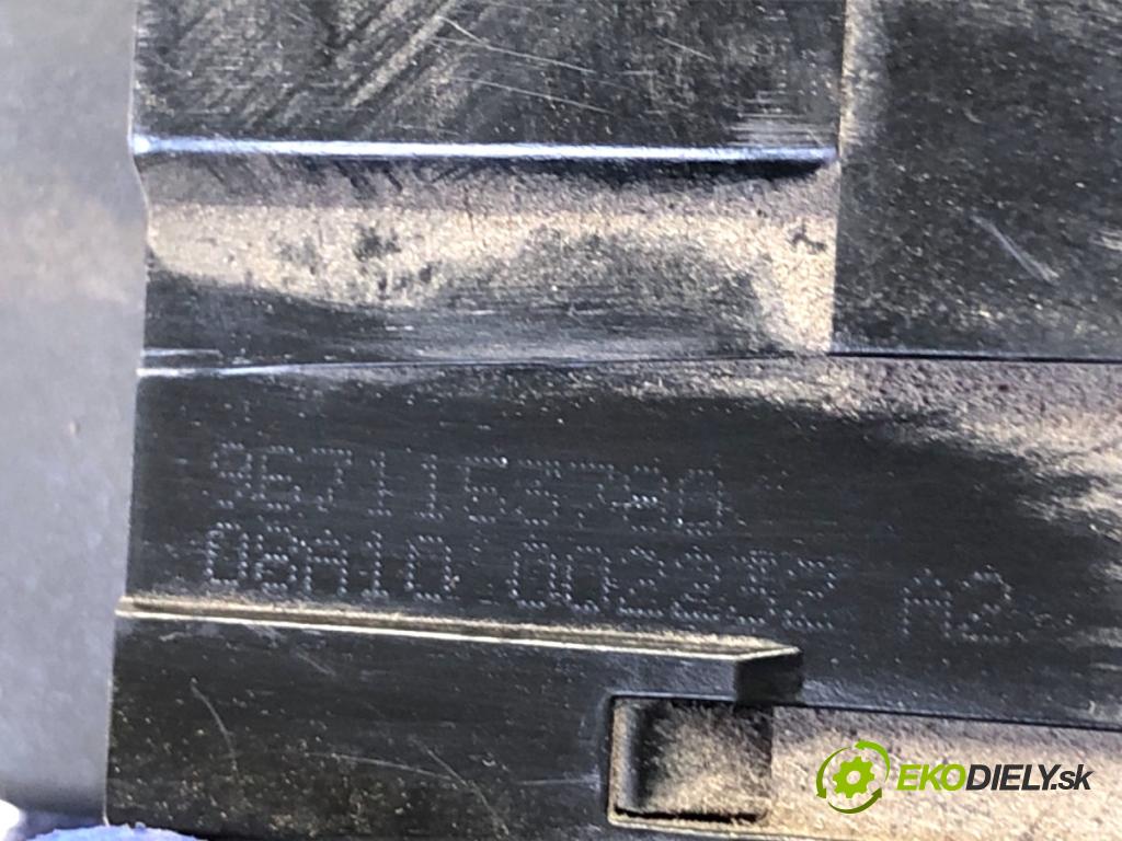 CITROEN C4 PICASSO I nadwozie wielkoprzestrzenne (MPV) 2010 100 kW 2.0 HDi 138 1997 zámok dveří zadní část 9671153780