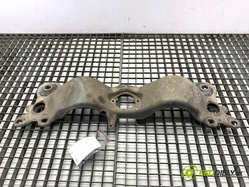 AUDI A4 B7 Kombi 2008 125 kW 2.0 TDI 1968 držák převodovky 8E0399263AL