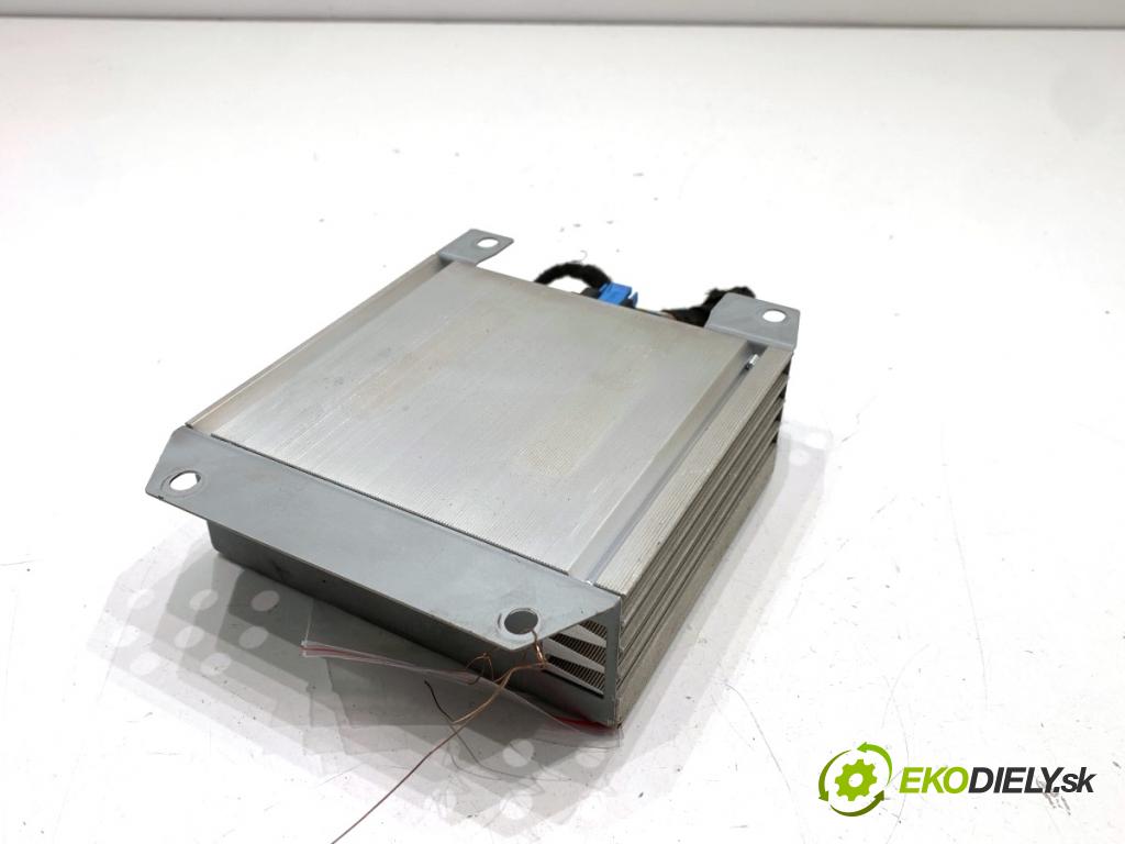 AUDI A4 B7 Kombi 2008 125 kW 2.0 TDI 1968 zesilovač 8E9035223D (Zesilovač)