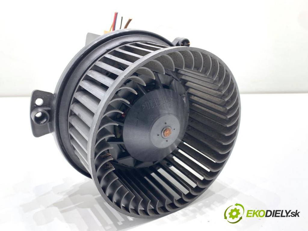 AUDI A4 B7 Kombi 2008 125 kW 2.0 TDI 1968 ventilátor kúrenia 8E1820021E
