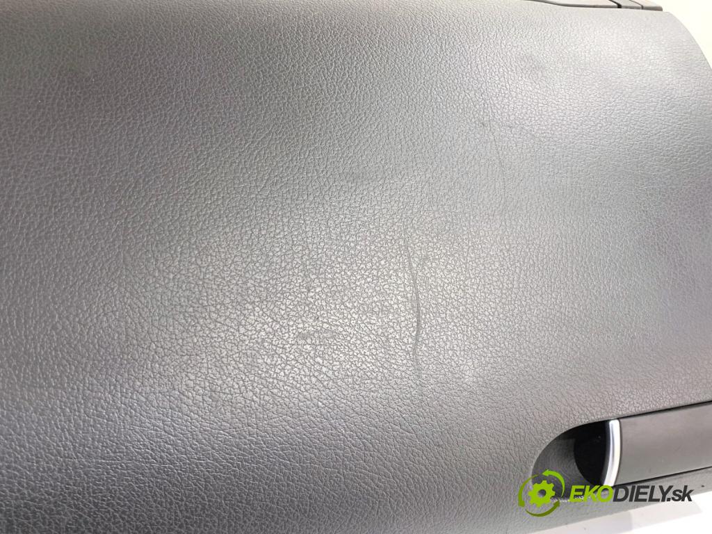 AUDI A4 B7 Kombi 2008 125 kW 2.0 TDI 1968 Priehradka, kastlík spolujazdca 8E1857035D (Priehradka (kastlík))