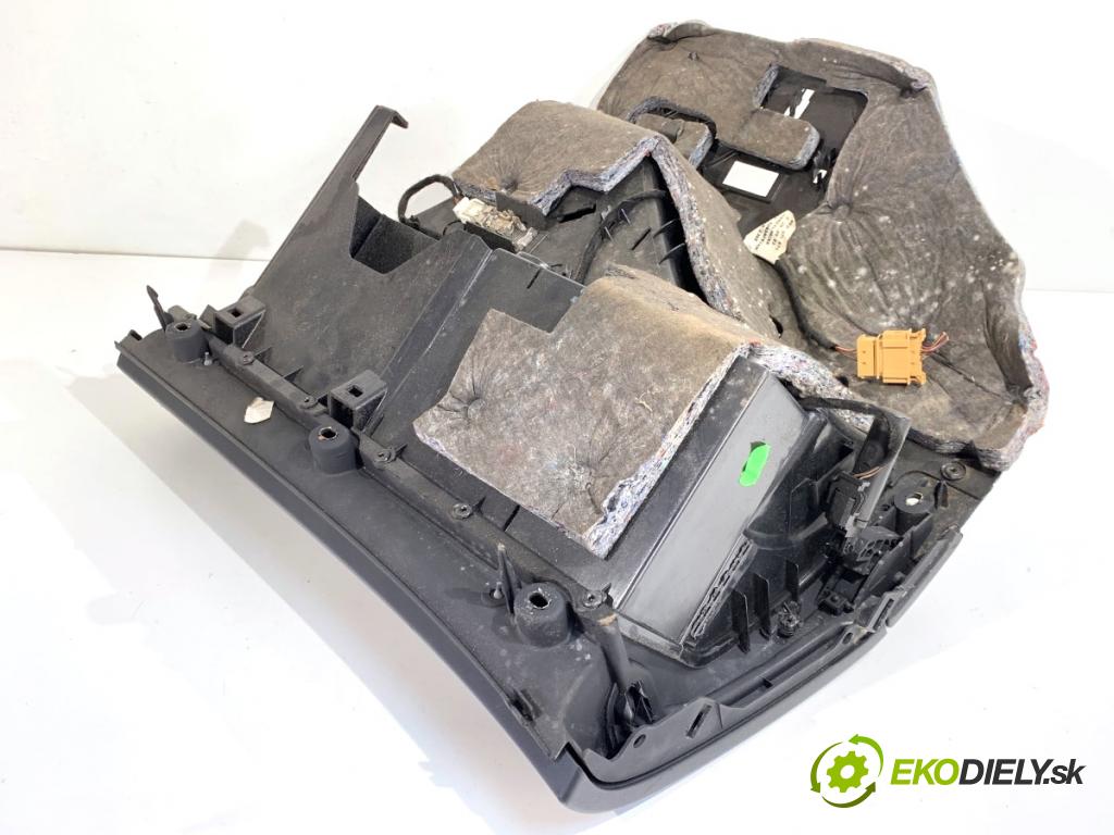 AUDI A4 B7 Kombi 2008 125 kW 2.0 TDI 1968 Priehradka, kastlík spolujazdca 8E1857035D (Priehradka (kastlík))