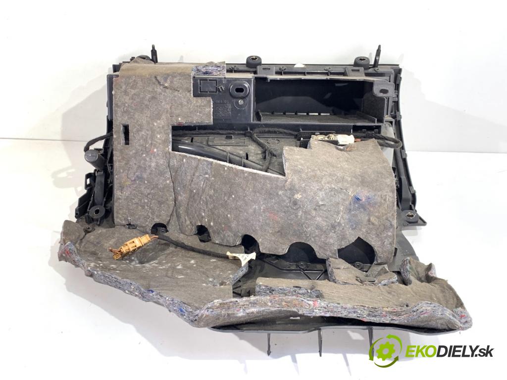 AUDI A4 B7 Kombi 2008 125 kW 2.0 TDI 1968 Priehradka, kastlík spolujazdca 8E1857035D (Priehradka (kastlík))