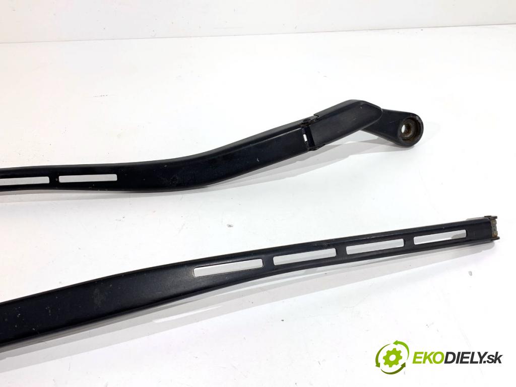 AUDI A4 B7 Kombi 2008 125 kW 2.0 TDI 1968 ramena stěrače přední část 8E1955407C 8E1955408C