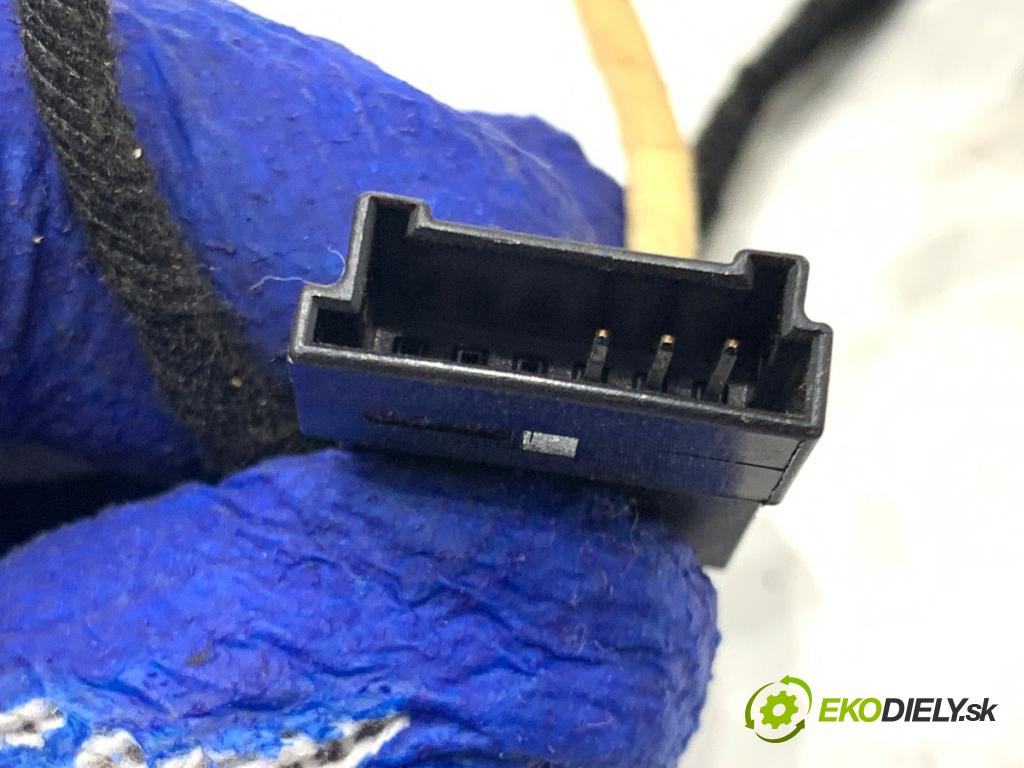 AUDI A4 B7 Kombi 2008 125 kW 2.0 TDI 1968 SPÍNAČE: volantu 4F0951527D