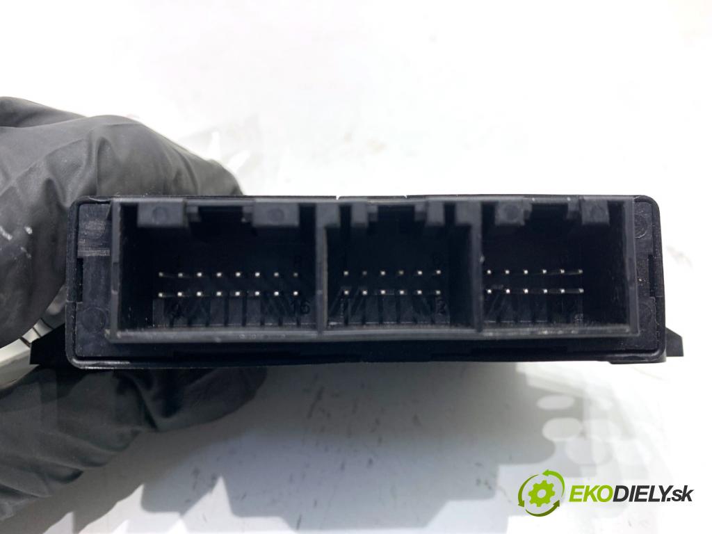 AUDI A4 B7 Kombi 2008 125 kW 2.0 TDI 1968 Modul PDC 8E0919283D (Riadiaca jednotka ostatné)