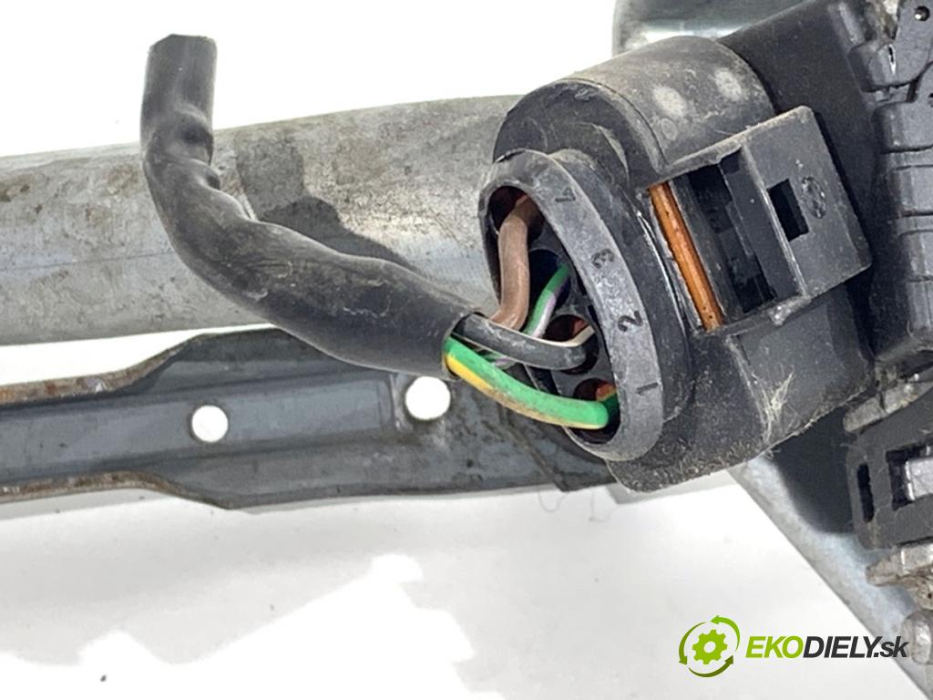 AUDI A4 B7 Kombi 2008 125 kW 2.0 TDI 1968 mechanismus stěračů přední část 8E1955023E (Motorek stěračů přední)