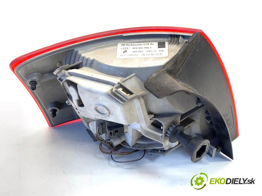 AUDI A4 B7 Kombi 2008 125 kW 2.0 TDI 1968 světlo pravý zadní část 8E9945096E
