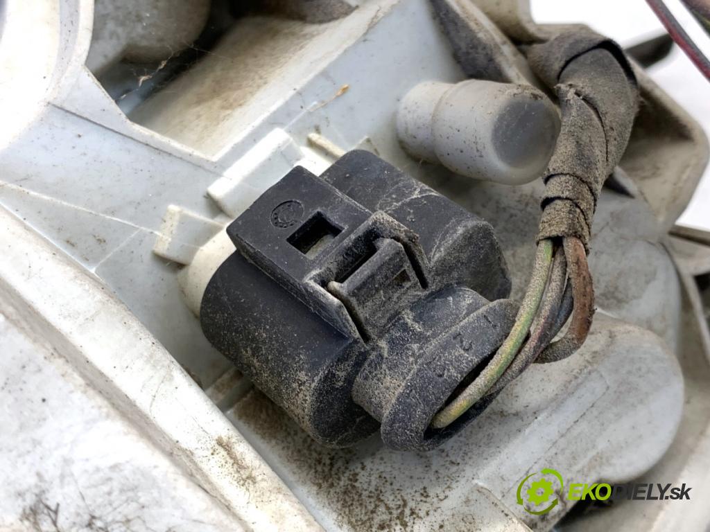 AUDI A4 B7 Kombi 2008 125 kW 2.0 TDI 1968 světlo pravý zadní část 8E9945096E