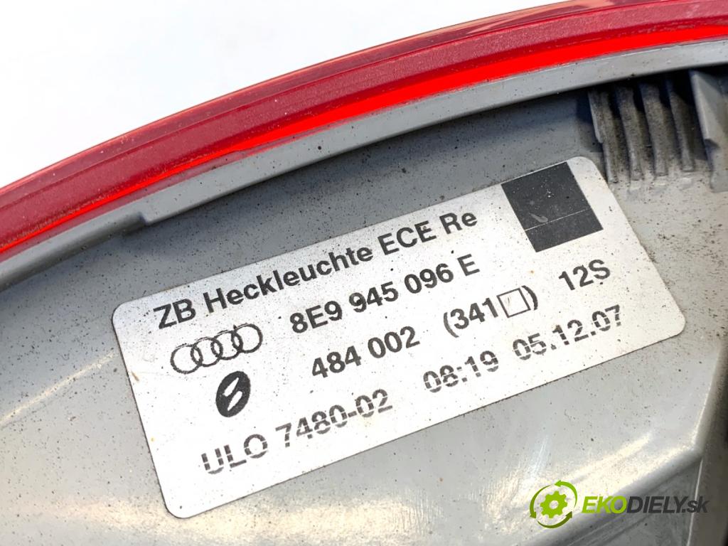 AUDI A4 B7 Kombi 2008 125 kW 2.0 TDI 1968 Svetlo pravy zad 8E9945096E