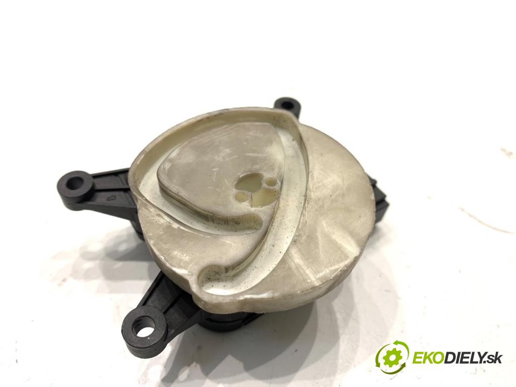 AUDI A4 B7 Kombi 2008 125 kW 2.0 TDI 1968 motor topení 8E1820511C