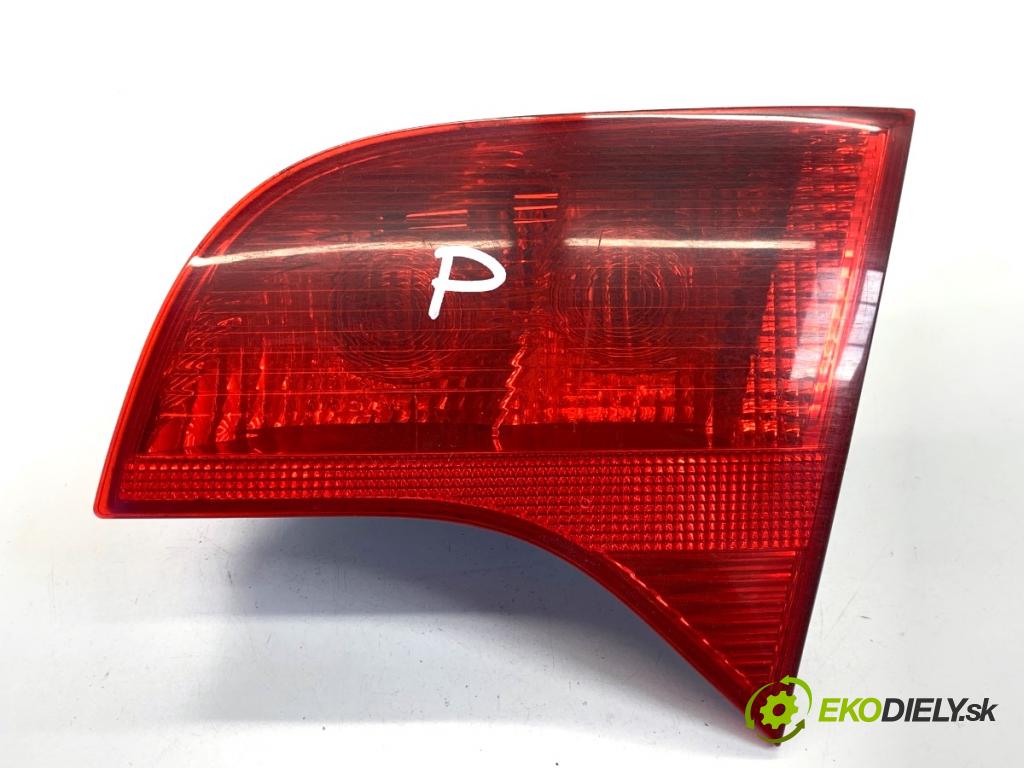 AUDI A4 B7 Kombi 2008 125 kW 2.0 TDI 1968 Svetlo zad pravá vnútorná 8E9945094A (Kľučka dverí ostatné)
