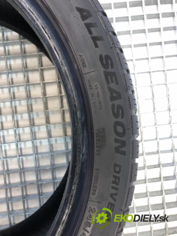 --- ---      PNEUMATIKY: PARA: VÍCENÁ SEZÓNA: 245/40 19" IMPERIAL: