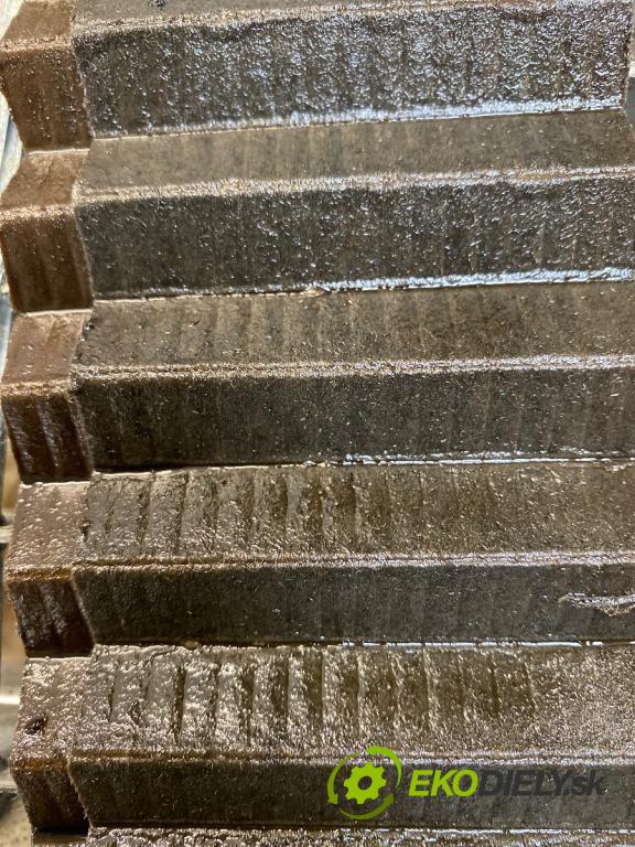 VW SHARAN nadwozie wielkoprzestrzenne (MPV) 2013 130 kW 2.0 TDI 1968 Motor CFGC (Motor)