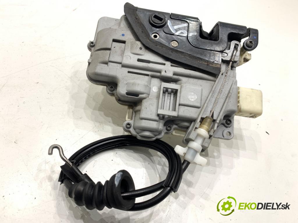 VW PASSAT B7 Kombi 2012 100 kW 2.0 TDI 1968 zámok Dvere pravy zad 3C4839016A