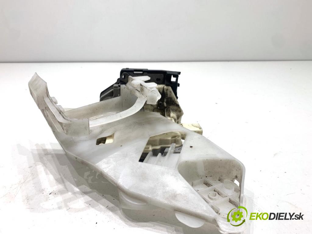 VW PASSAT B7 Kombi 2012 100 kW 2.0 TDI 1968 zámok dveře levý zadní část 3C4839015A