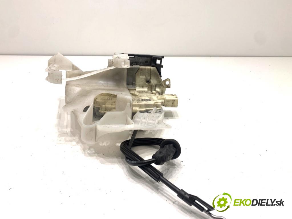 VW PASSAT B7 Kombi 2012 100 kW 2.0 TDI 1968 zámok dveře levý přední část 3C1837015A