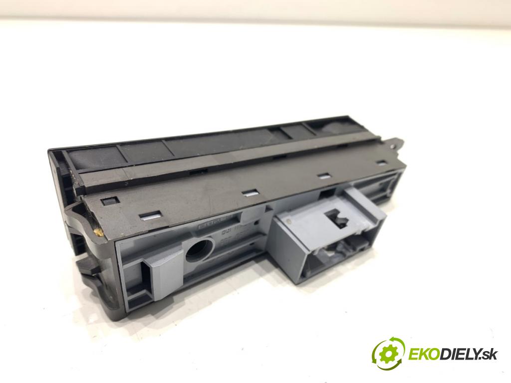 VW PASSAT B7 Kombi 2012 100 kW 2.0 TDI 1968 Spínač brzdy ručnej brzdy 3AB927137 (Prepínacie páčky pod volantom)