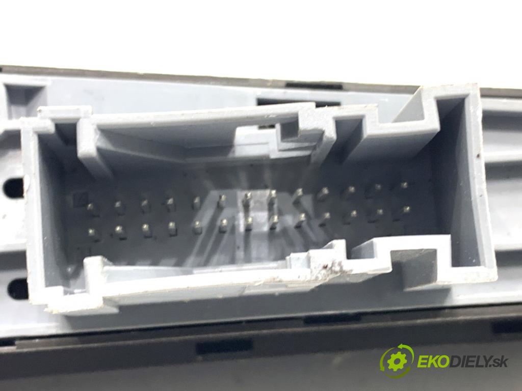 VW PASSAT B7 Kombi 2012 100 kW 2.0 TDI 1968 Spínač brzdy ručnej brzdy 3AB927137 (Prepínacie páčky pod volantom)