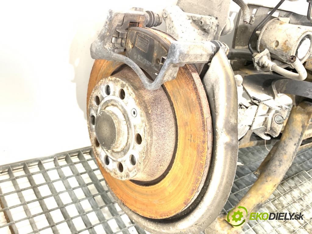 VW PASSAT B7 Kombi 2012 100 kW 2.0 TDI 1968 Výstuha zad