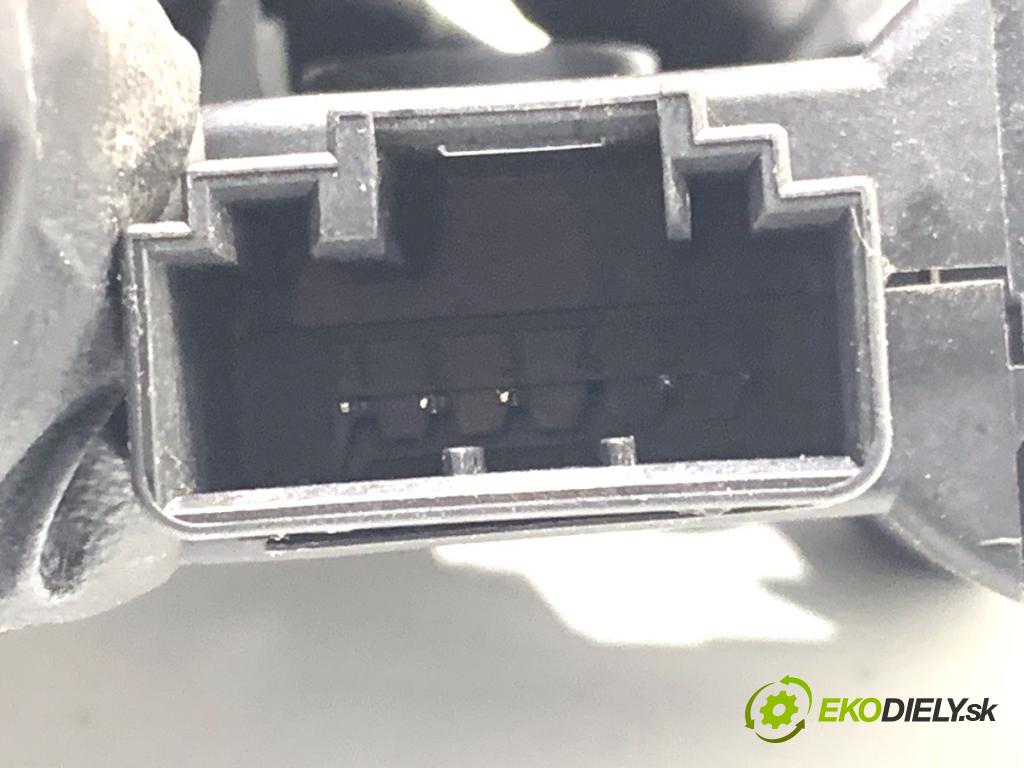 VW PASSAT B7 Kombi 2012 100 kW 2.0 TDI 1968 motor topení 3C0907511AM