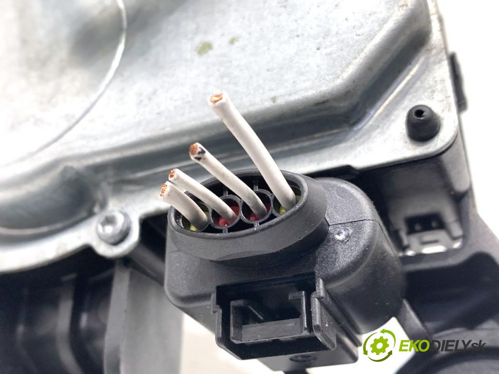 VW PASSAT B7 Kombi 2012 100 kW 2.0 TDI 1968 motor stěračů zadní část 3C9955711A