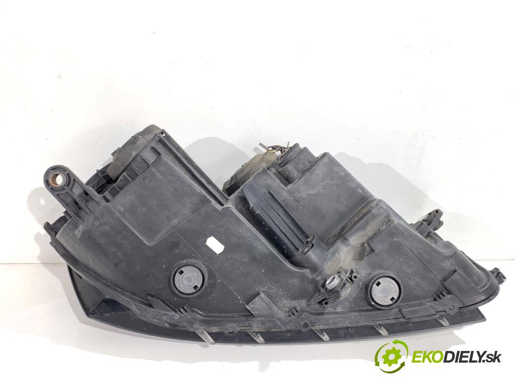 VW PASSAT B7 Kombi 2012 100 kW 2.0 TDI 1968 světlomet levý přední část 3AB941005