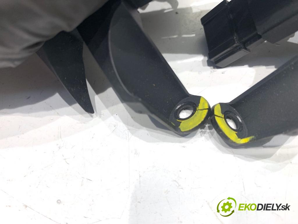 VW PASSAT B7 Kombi 2012 100 kW 2.0 TDI 1968 SPÍNAČE: volantu 3C8959537D