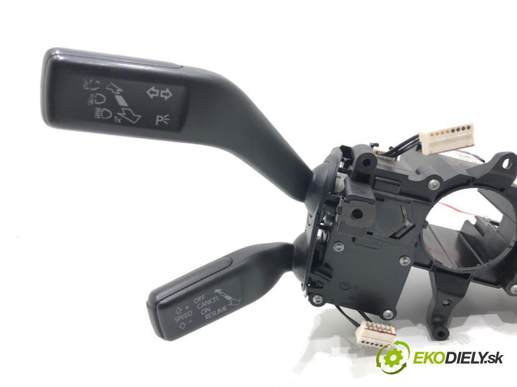 VW PASSAT B7 Kombi 2012 100 kW 2.0 TDI 1968 Prepínač kombinovaný 3C9953502B (Prepínacie páčky pod volantom)