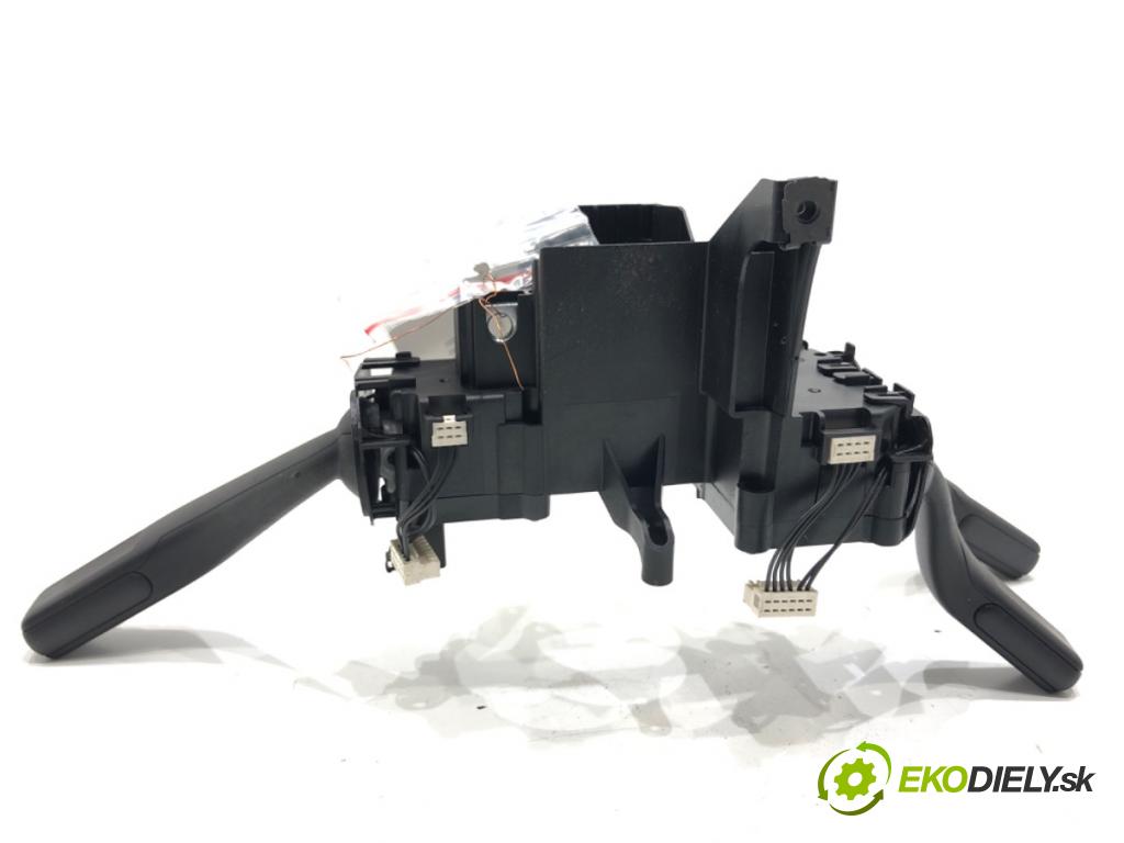 VW PASSAT B7 Kombi 2012 100 kW 2.0 TDI 1968 Prepínač kombinovaný 3C9953502B (Prepínacie páčky pod volantom)