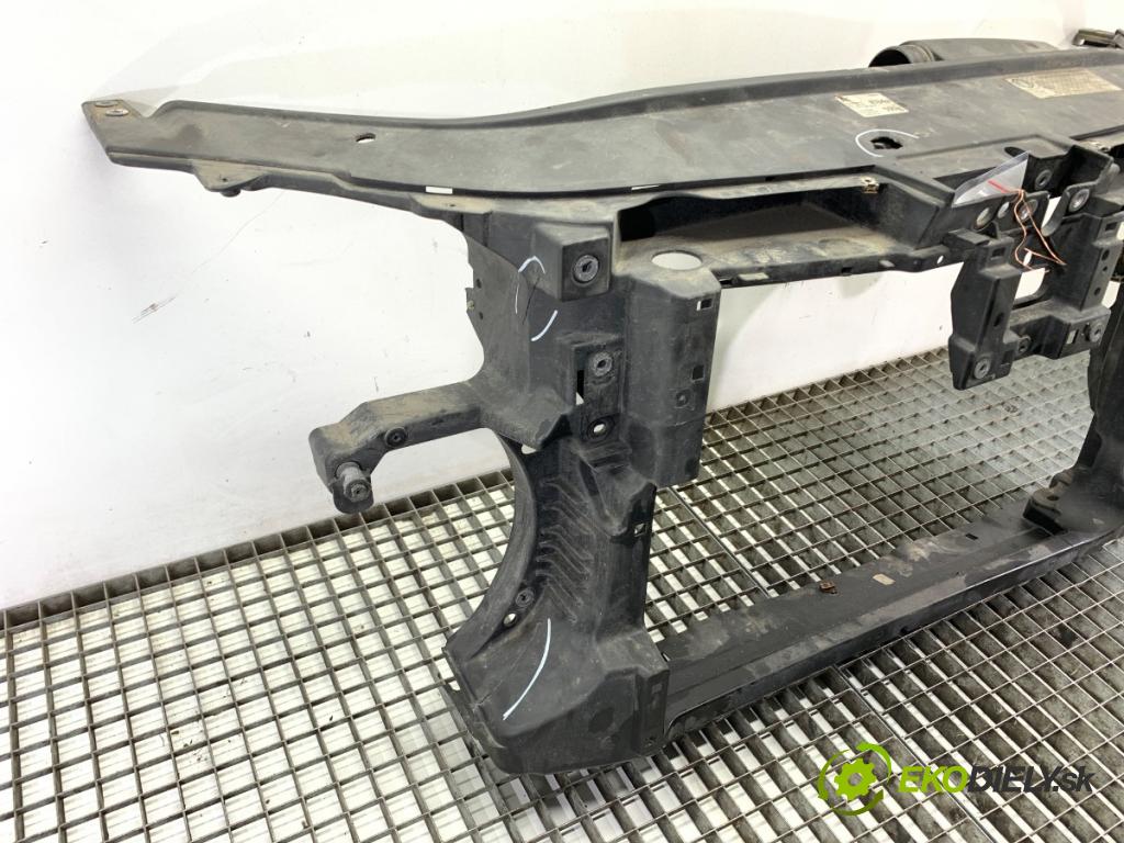 VW PASSAT B7 Kombi 2012 100 kW 2.0 TDI 1968 držák přední část  (Přední výztuha)
