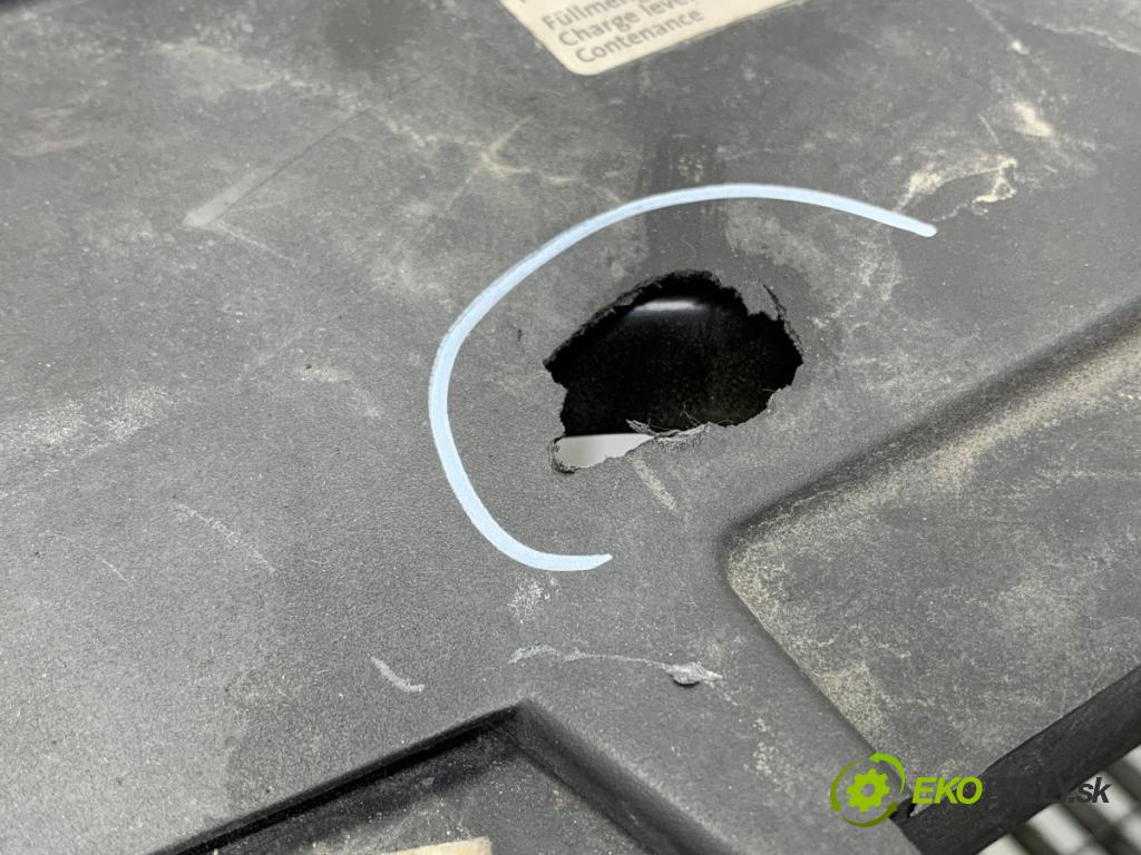 VW PASSAT B7 Kombi 2012 100 kW 2.0 TDI 1968 držák přední část  (Přední výztuha)