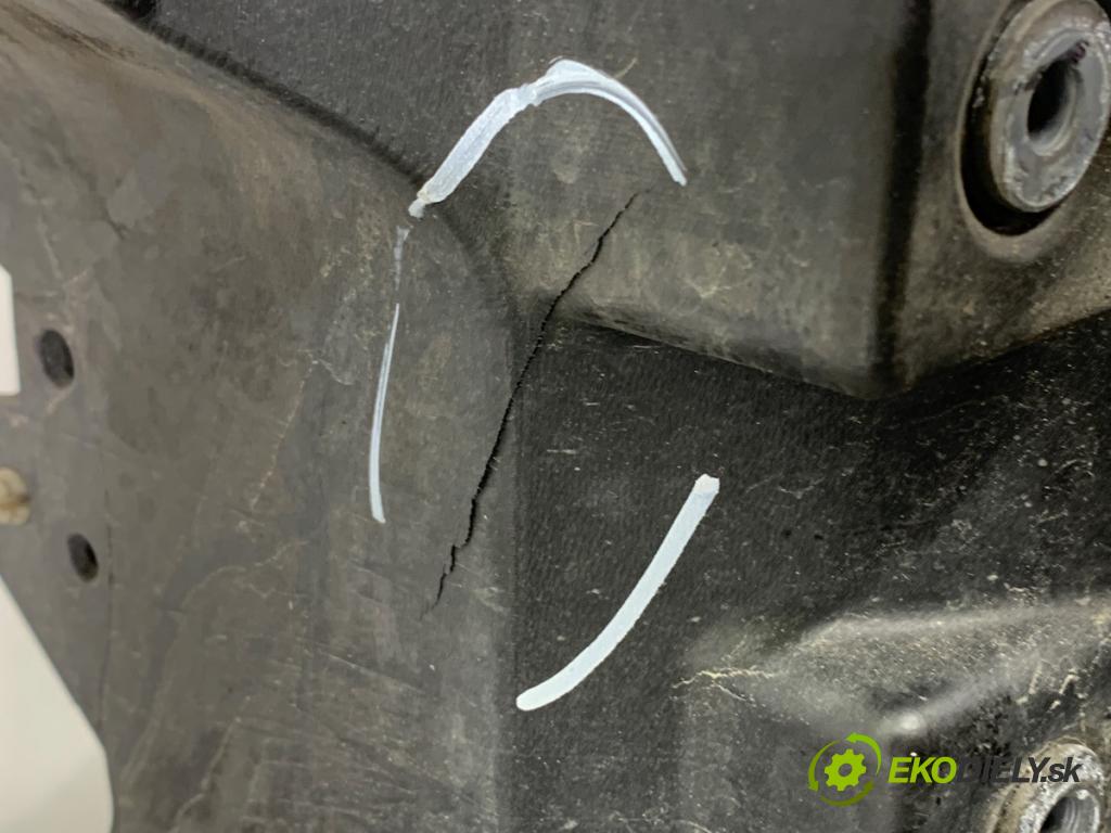 VW PASSAT B7 Kombi 2012 100 kW 2.0 TDI 1968 držák přední část  (Přední výztuha)