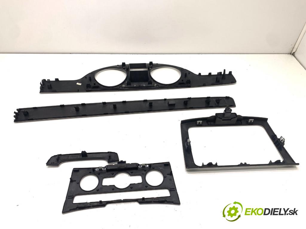 VW PASSAT B7 Kombi 2012 100 kW 2.0 TDI 1968 lišty kryt 3C8863082A 3AB858366 (Lišta)