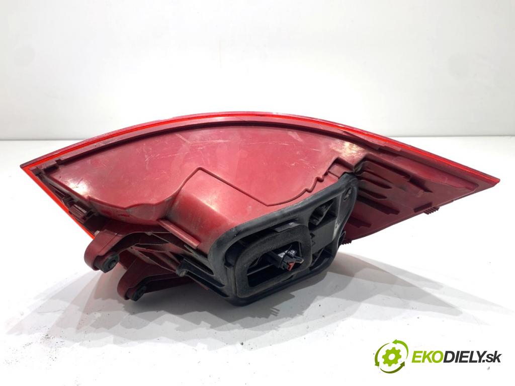 VW PASSAT B7 Kombi 2012 100 kW 2.0 TDI 1968 Svetlo pravy zad 3AF945096C