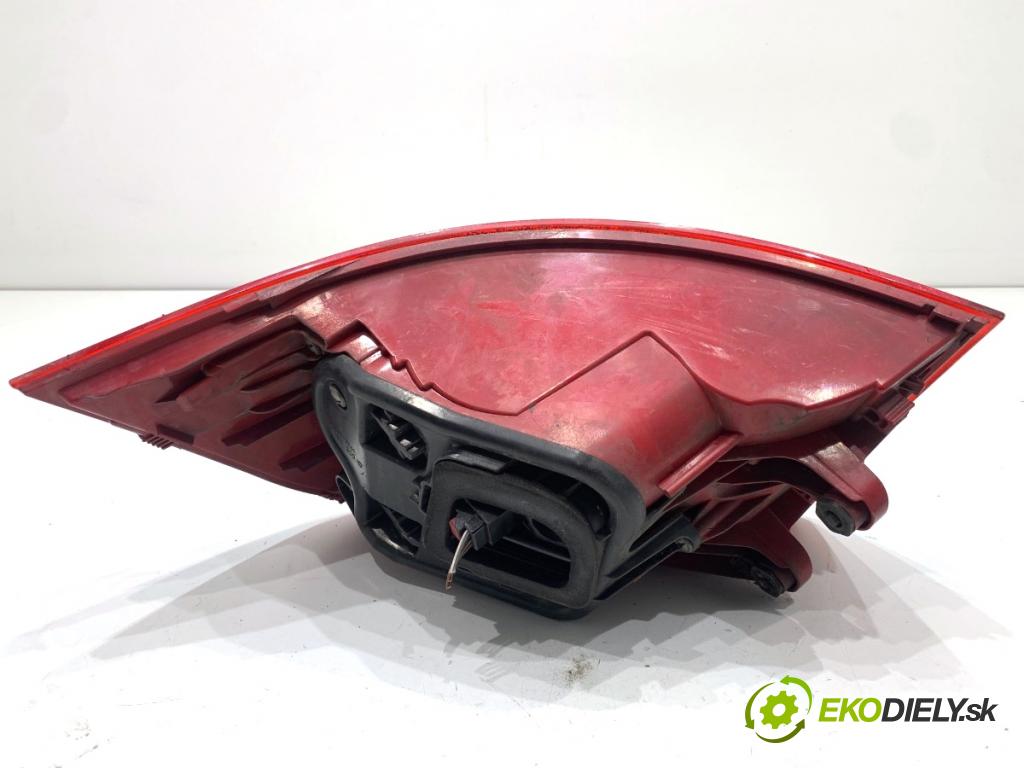 VW PASSAT B7 Kombi 2012 100 kW 2.0 TDI 1968 Svetlo ľavy zad 3AF945095C