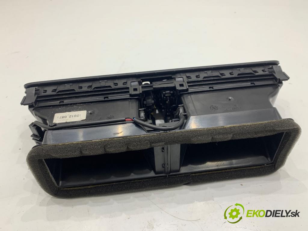 VW PASSAT B7 Kombi 2012 100 kW 2.0 TDI 1968 mří topení přední část 3AB819728A